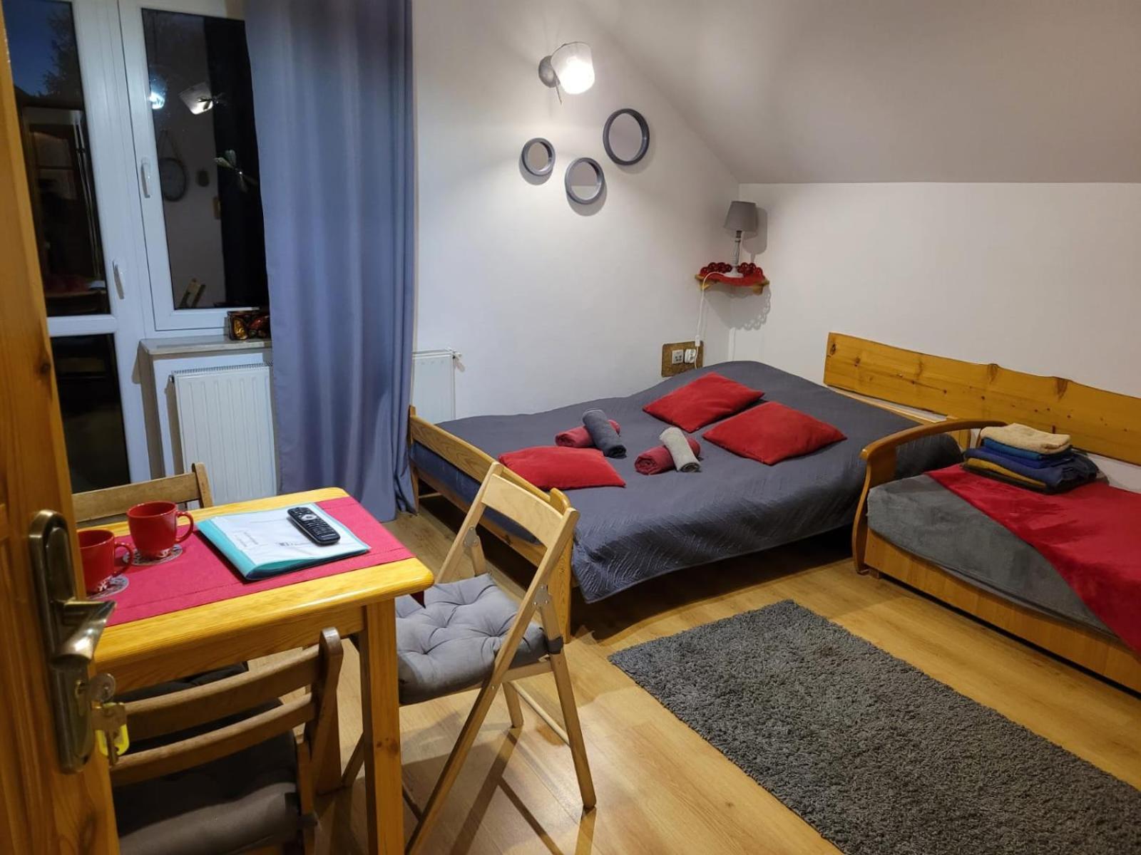 Apartamenty Grosik-bon turystyczny Krynica-Zdrój Pokój zdjęcie